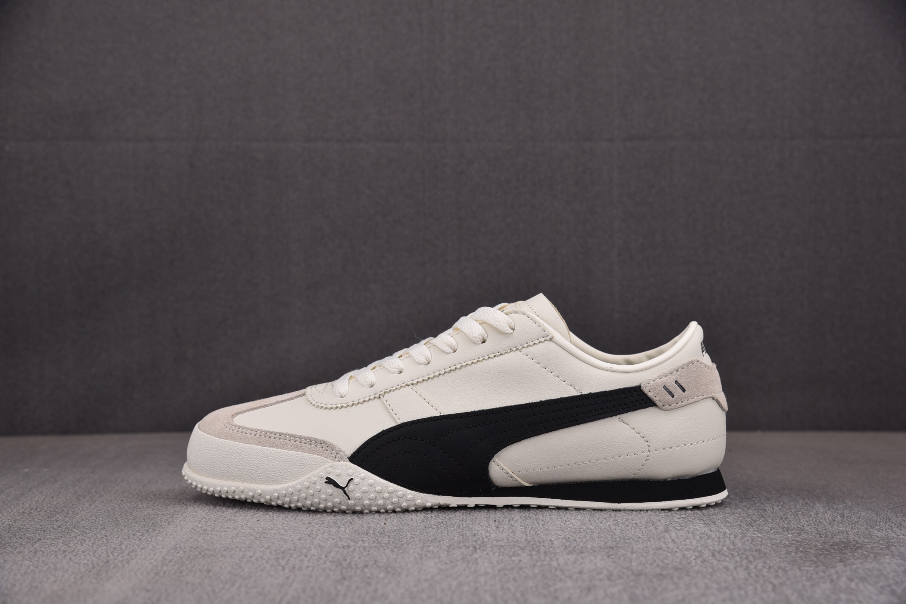 [순원] 푸마 PUMA Bella UT 흰 블랙*402186-01